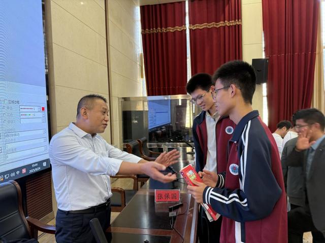关注首个全国科普月丨高阶前沿科普河南行 点燃青少年科学梦