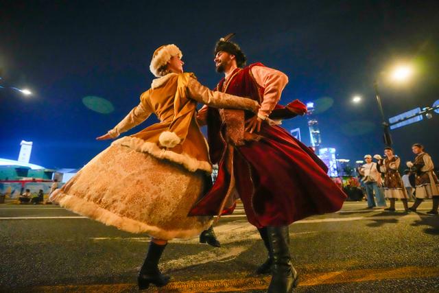 城市笙歌｜上海旅游节开幕倒计时，昨晚中外演出团队集结黄浦江畔彩排