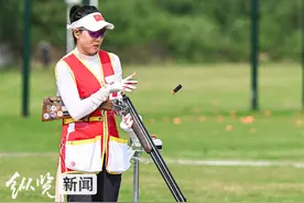 聚焦杭州第十九届亚运会｜记收获两枚银牌的河北省女子飞碟运动员高金梅：33岁“妈妈选手”的痴情坚守图片