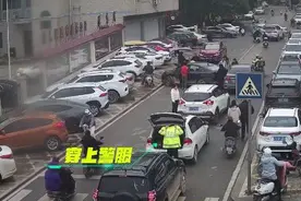 下班途中，果断“变装”，帅气“上岗”！图片