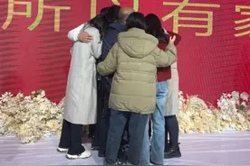 “我爱你们，我回家了”！河北男子苦寻25年找回儿子图片
