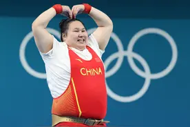 中国奥运军团第16日综述：女大力士李雯雯轻松摘金下班，中国队40枚金牌收官图片