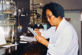 95岁屠呦呦，当选美国科学院外籍院士！颜宁：她提升了这个“士”的含金量图片