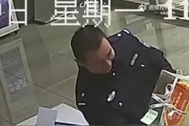 00后民警收到锦旗蛋糕 开心向同事“低调”炫耀图片