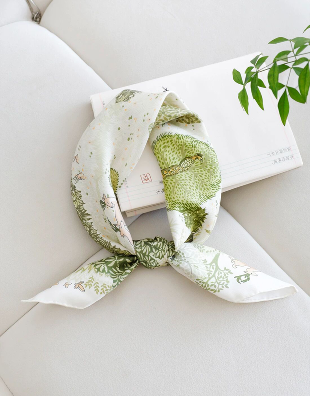 用一条丝巾，把百元单品穿出千元效果