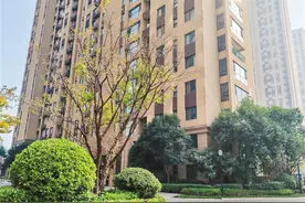 西安阳光城丽兹公馆地下室漏水严重 居民担心楼体安全图片