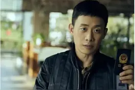 张译演人民公仆，用的全是一个模版？图片