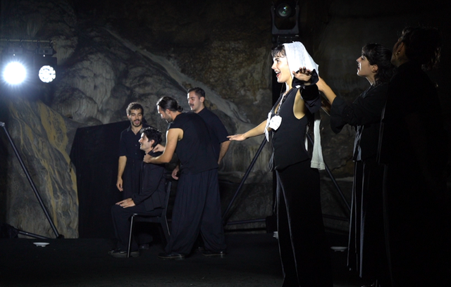 文旅新探丨山为幕，天作顶，俄耳甫斯洞中来……