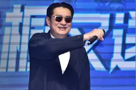 黄安解释30年不参加颁奖典礼：《新鸳鸯蝴蝶梦》曾5项入围，全部落空图片