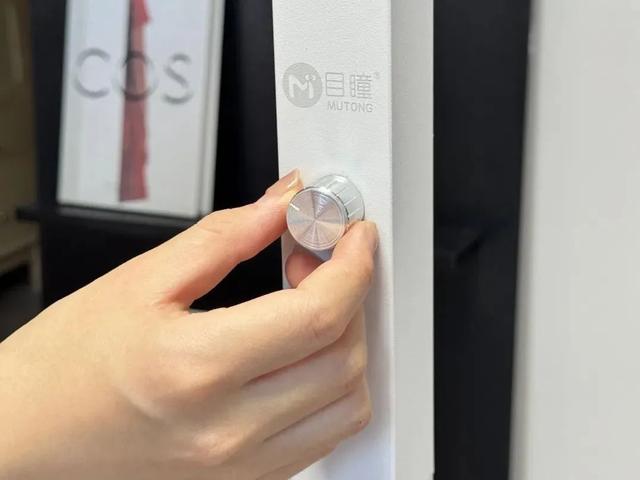 价格大跳水！去年买大路灯的我哭惨了……