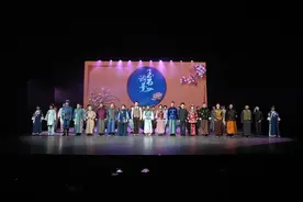 四川清音搭配四川方言  这场演出“川味”十足图片