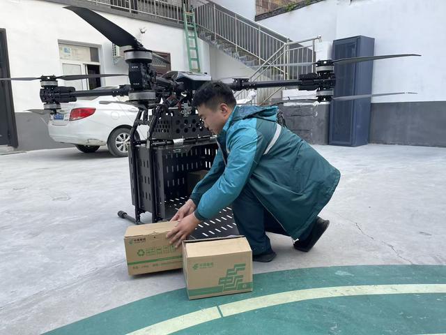 太行山货搭乘“空中邮路”飞向全国