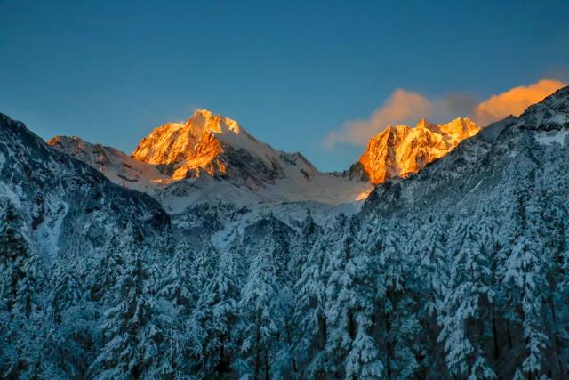 海螺沟：冰川温泉间构筑“蜀山暖雪”新图景
