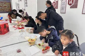 “莓”好时光 烘焙乐趣！常熟市支塘镇枫塘村开展搪瓷盆草莓蛋糕烘焙手作活动图片