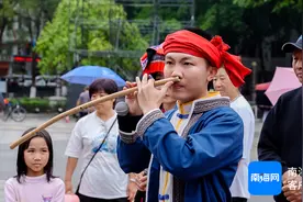 情动“三月三”：五指山民歌歌手与广西民歌歌手隔空连麦，以歌传情图片