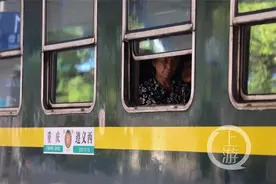 江津见！“慢火车”上的集市挥别重庆南站图片