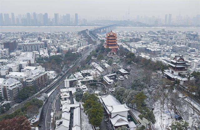 雪中的黄鹤楼美到极致