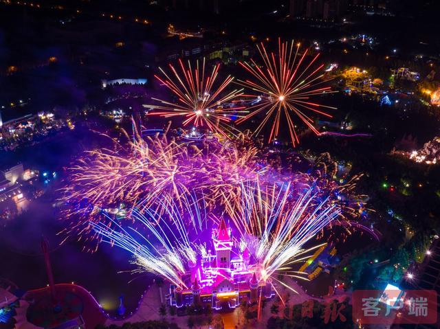 郑州方特欢乐世界荣膺“2025中国最佳主题公园”