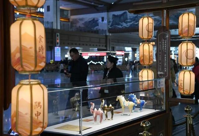 进站即“穿越”！西安站将盛唐十二坊“搬”进候车厅