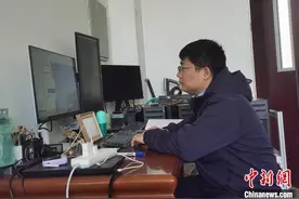 通讯：清华博士在鄂尔多斯“象牙塔”育人记图片