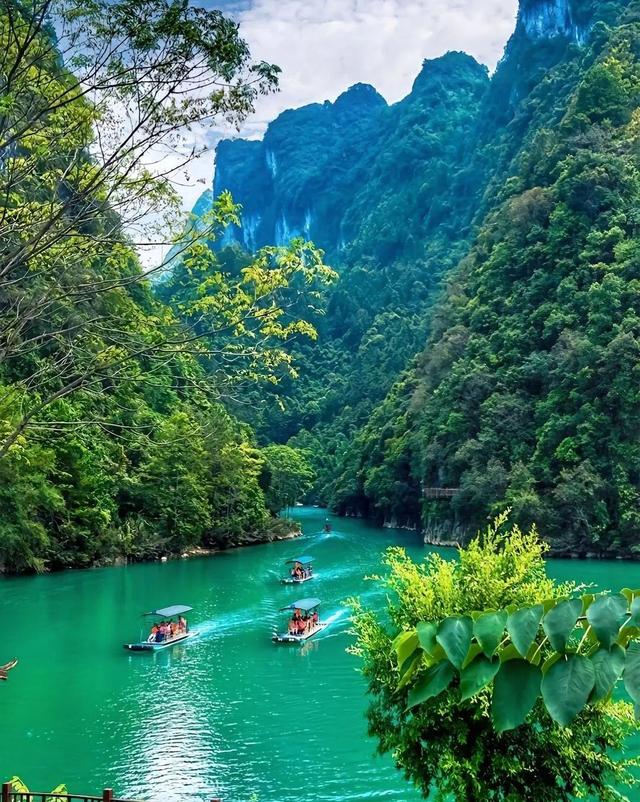 “码”上游贵州丨318元解锁2日游！夜赏西江苗寨千户灯火，日探荔波七孔仙境