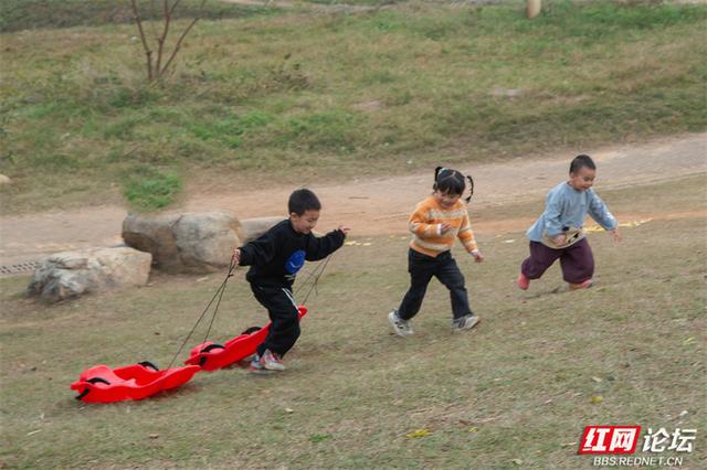 在株洲的钢琴广场，遇见一个被阳光烘焙的周末