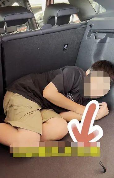 生父回应让男孩坐后备箱：不会道歉