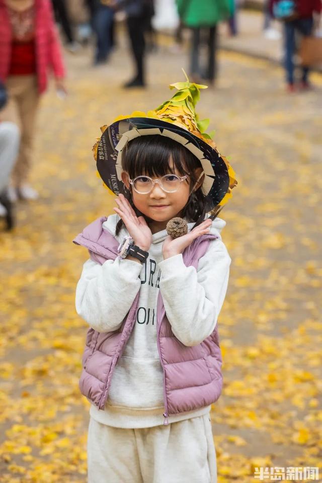 青岛八大关，乌泱泱的人为一件事而来！一款“魔法帽”火了！现场照片→