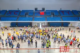 一条心，一起拼 ！中天六建第十五届“安泰杯”职工拔河比赛超燃开赛图片