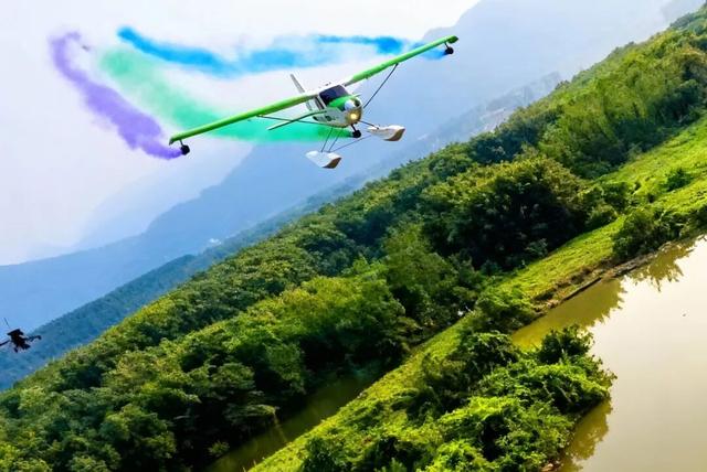 烟花 航模 文创集市……英德青年草地音乐节来袭！