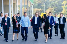 2023云栖大会开幕，阿里云创始人王坚谈云计算的三次浪潮图片
