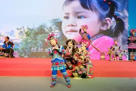 楚雄彝族服装服饰亮相第四届长三角文博会 惊艳全场图片