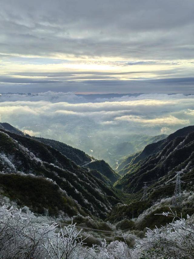 鹤峰：大垭之巅邂逅云海雪韵