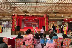 济南市杂技团三场演出欢庆元宵佳节图片