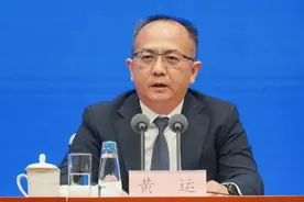 税务总局：去年社会保险费收入 8.2万亿元，缴费服务人数超13亿图片