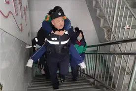 武汉3136所中小学、幼儿园开学，武汉公安投入1.3万余警力确保平安有序图片