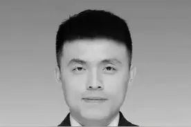 英雄一路走好！为救战友牺牲的消防员被批准为烈士图片
