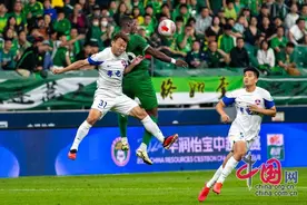 拒绝爆冷8分钟内连下三城捍卫主场 北京国安队3比2逆转梅州客家队豪取五连胜图片