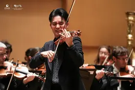 古典乐掌管“破圈”的神！华裔小提琴家陈锐琴台再“圈粉”图片