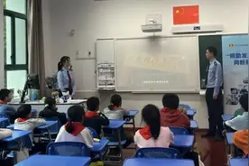 税务青年进校园 原来是为了……图片