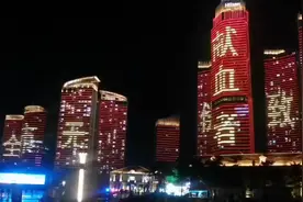 世界献血者日，烟台灯光秀点亮爱心图片