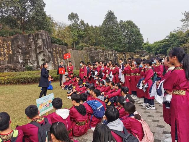 安逸四川 乐游绵阳 ‖ 在李白故居，月下樽前重走诗路，山水笔墨皆是课本