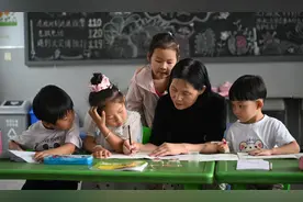 截至2023年底，河北各级各类学校共有专任教师111.4万人图片