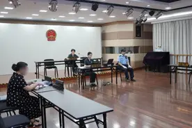 对物业不满意能拒交物业费吗？物业公司将业主告上法庭，社区巡回审判生动普法图片
