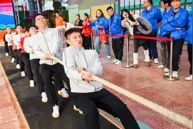 “拔”得头筹！这场拔河太上头图片