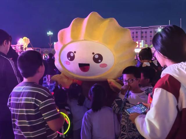 金杨映红志愿路！西部计划志愿者以青春担当点亮额济纳“文旅热”