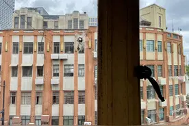 1949年到如今上海如何变迁？庆祝上海解放75周年红色档案文献展开幕图片