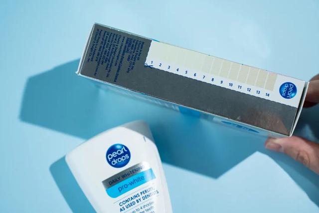 咖啡是白天喝的	，牙是夜里变黄的