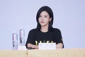 演员杨子姗：与观众保持“距离感”不是件坏事儿｜封面专访图片