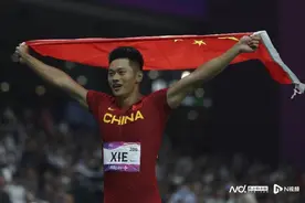 沸腾！谢震业9秒97夺金，成为中国第三位男子亚运百米冠军图片